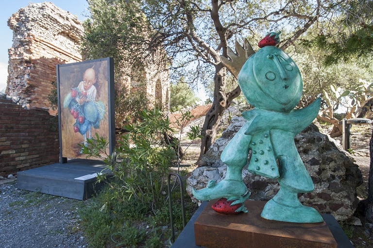 Taormina, sx PICCOLO, dx GRUDDA, titolo opere L'Elfo delle Fragole, ph. Nifosì
