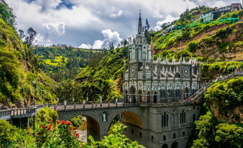 santuario-las-lajas