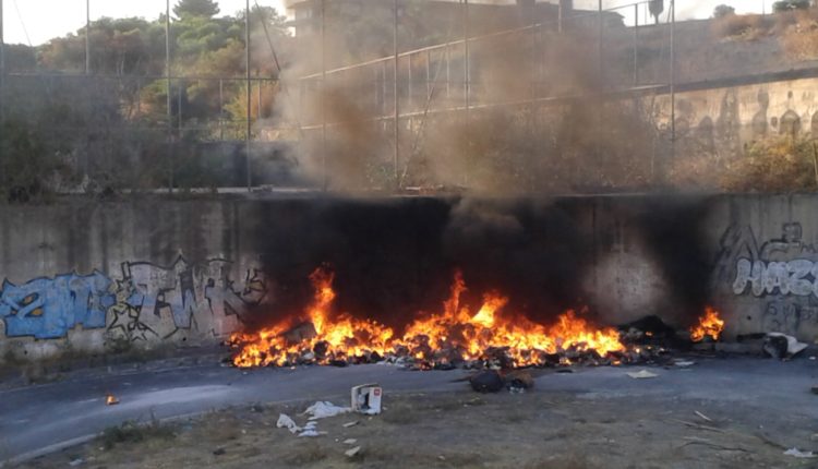 incendio rifiuti ex scuola brancati librino (1)