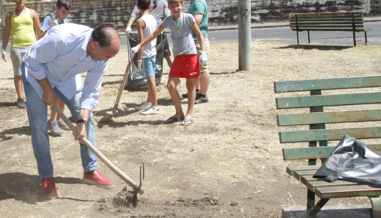 marines e volontari pulizia rione-balatelle (7)