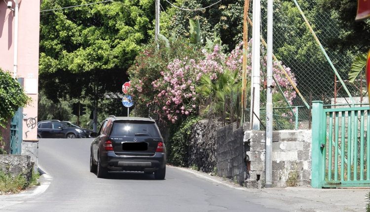 mancanza marciapiedi via cataniazona cibali (2)