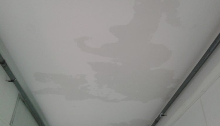 vandalismo livio tempesta con portesfondate-estintore classi-infiltrazioni soffitto (1)