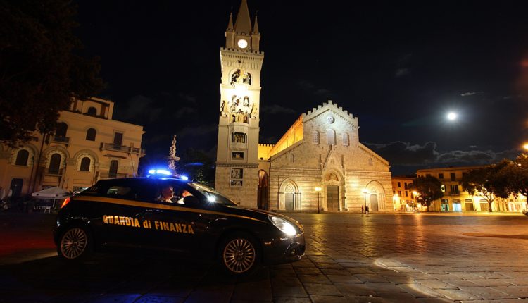 Finanza Messina auto duomo