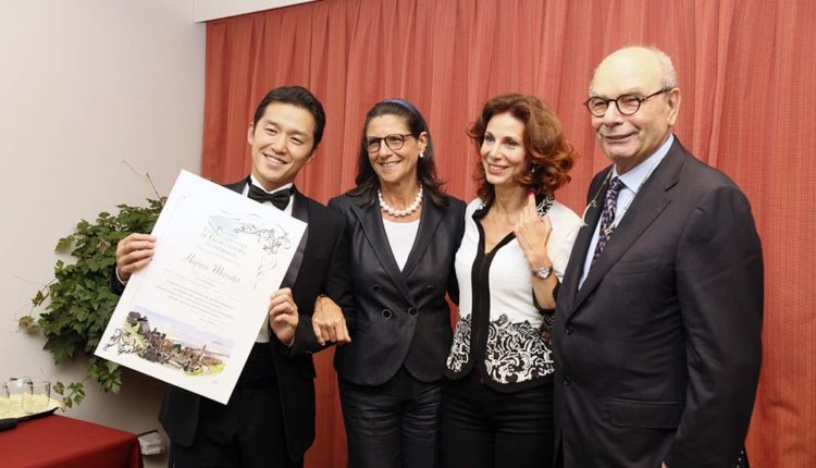 Foto 6 – I premiati Murata Niccolini Pintus con presidente comitato Mennella