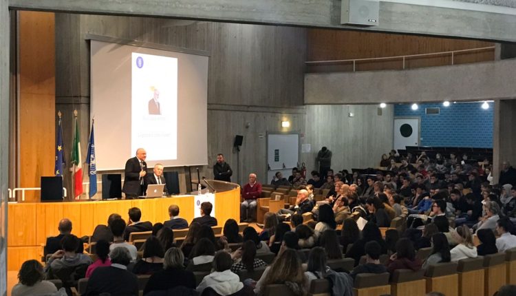 Antoci durante intervento Università