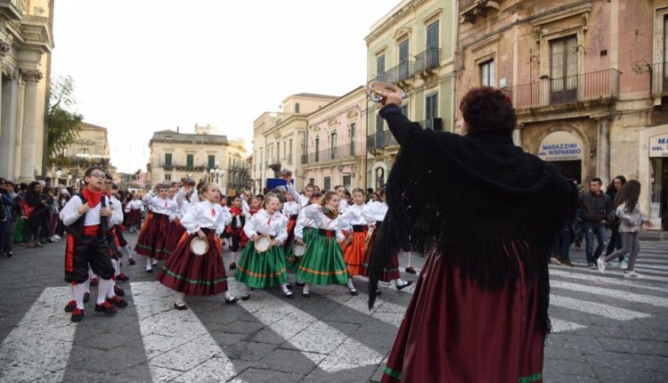 CarnevaleAcireale per M’illumino_di_meno 2018 (10)_ph Rossana Rizza