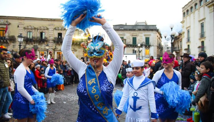 CarnevaleAcireale per M’illumino_di_meno 2018 (14)_ph Rossana Rizza