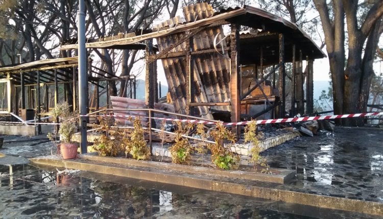 Incendio Piraino ristorante Pineta