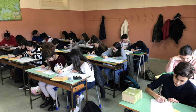 Studenti durante la prova