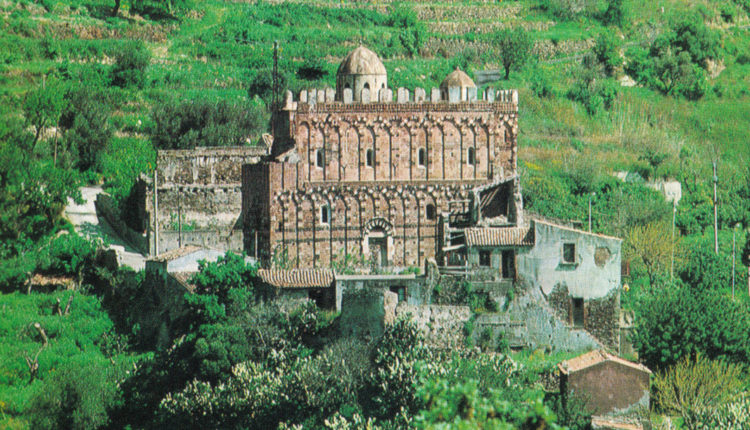 Casalvecchio Siculo, Chiesa SS Pietro e Paolo D Agro