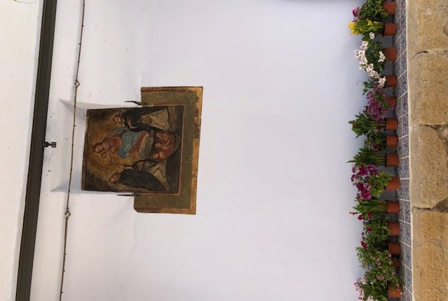 Edicola del cortile della Decima restaurata