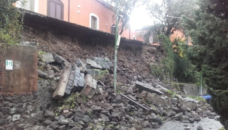 cedimento muro di contenimento