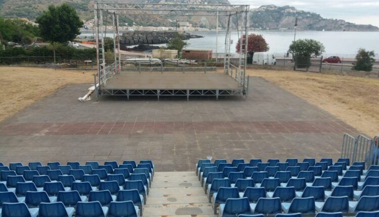 PNT, Naxos, Tribunetta e palco (lavori in corso) 02.09.2020