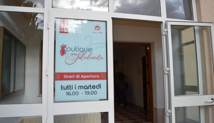 INAUGURAZIONE BOUTIQUE SOLIDARIETA-CARITAS DIOCESANA CEFALU (27)