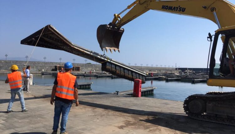 Lavori al porto di Riposto (Catania)