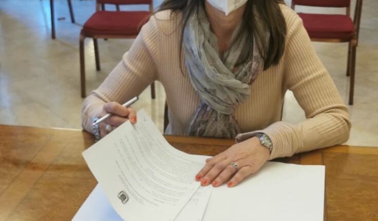 tiziana ruggeri ex precari città metropolitana – momento firma contratto