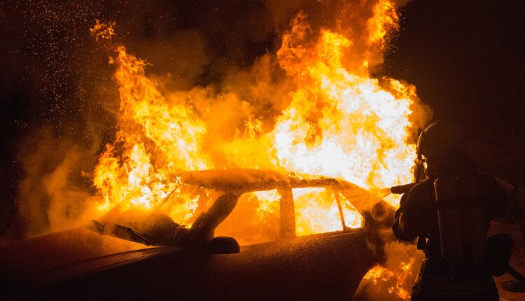 auto incendiata repertorio