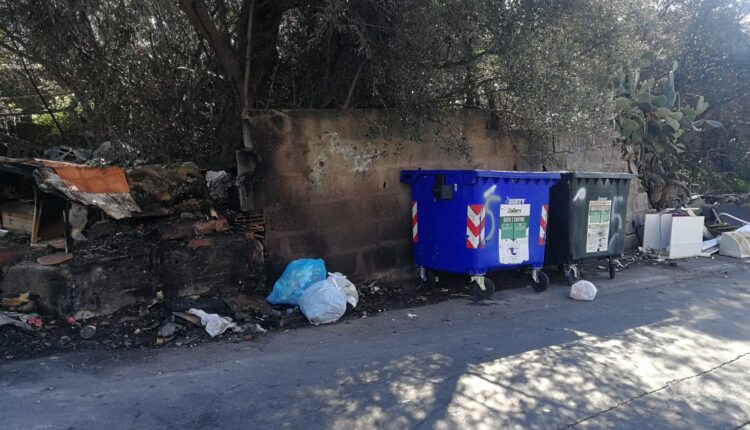 incendio via degli ulivi con casa del gatto danneggiata (2)