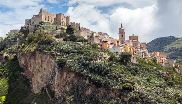 CACCAMO_Panorama dalla torre di Pizzarone
