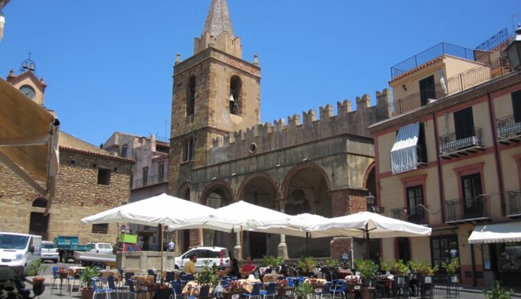 CASTELBUONO_Piazza Margherita