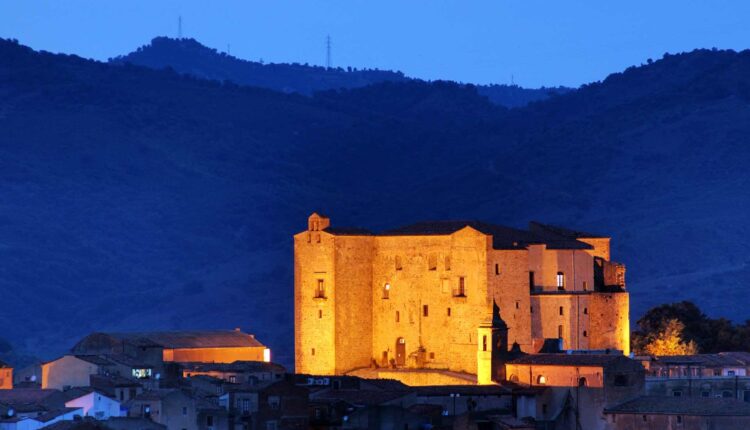 CASTELBUONO_Veduta sul castello dei Ventimiglia