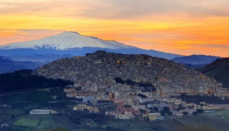 GANGI_Panorama con Etna sullo sfondo