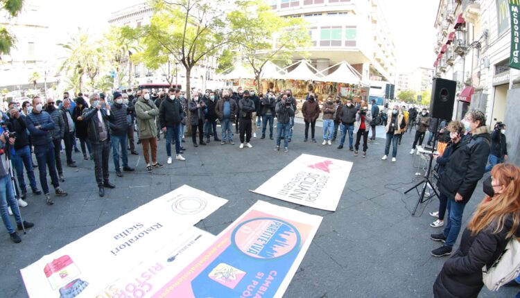 manifestazione piazza stesicoro ristoratori siciliani indipendenti (2)