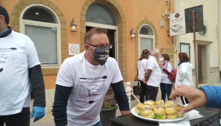 flash mob Punta Secca – i ristoratori offrono uno spuntino