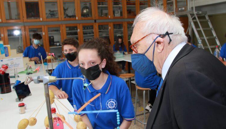 ministro istruzione Patrizio Bianchi visita stamattina Duca degli Abruzzi di Catania (6)