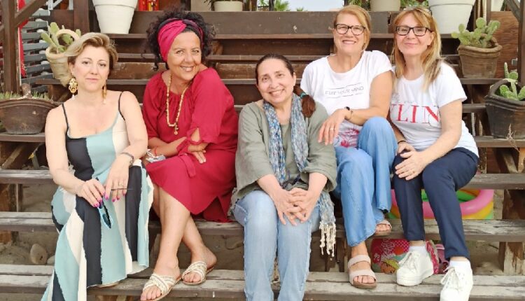 Dante sulla spiaggia Annalisa Colombo, Romida Lacanà, Anna Laurà, Giuseppina Genco, Graziina Sferruzza