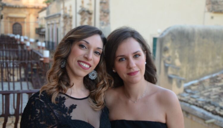 Da sinistra Giulia Mazzara soprano siracusano, Giulia Russo pianista catanese