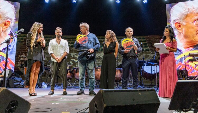 Un momento della serata con red Ronnie e Cateno De Luca