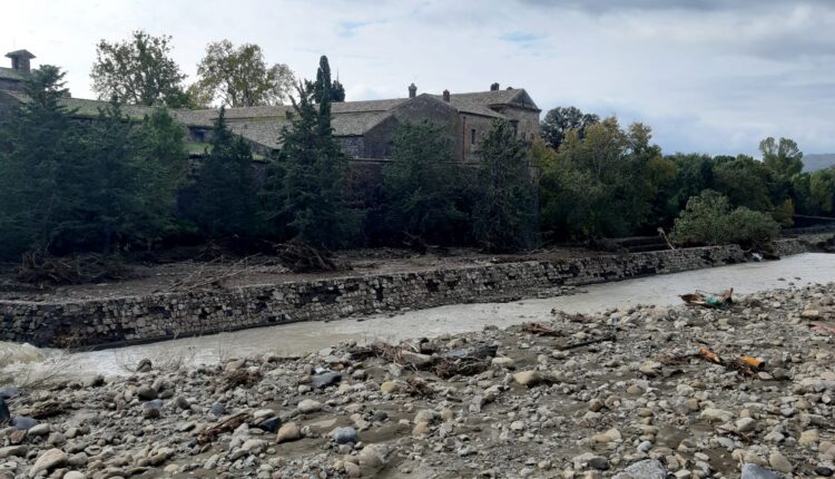 Il Saracena a ridosso del Castello Nelson dopo nubifragio