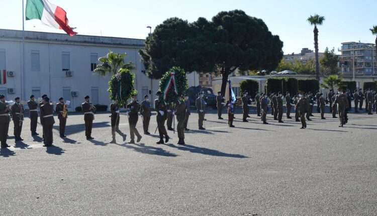 3. Deposizione corone di alloro al monumento ai Caduti