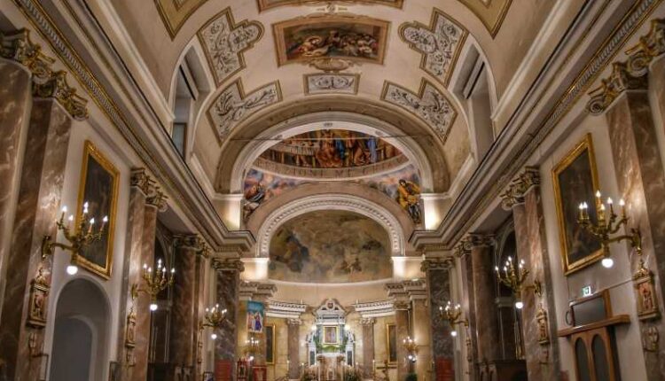 interno santuario Madonna della Milicia