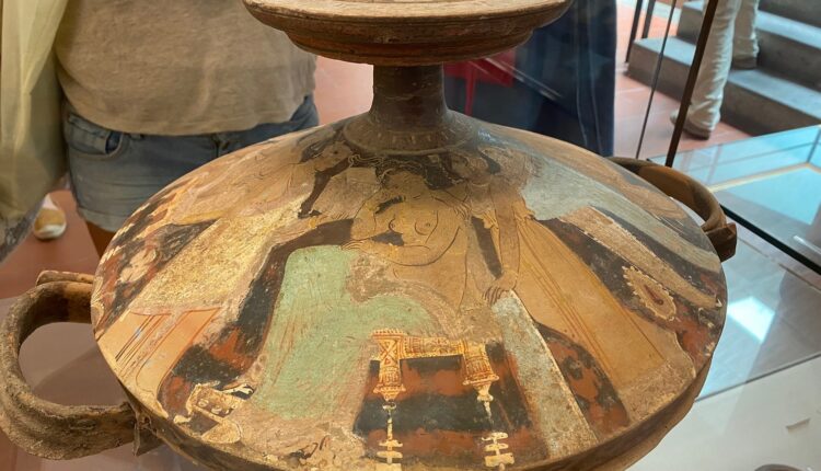 LIPARI, Museo Archeologico, ceramica del Pittore di Lipari (III sec. a.C.)