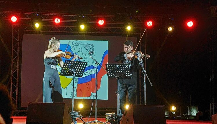 L’esibizione di Ksenia Milas e Oleksandr Semchuk a LAMPEDS’AMORE