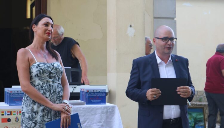 i presentatori Maria Trevisan e Valerio Martorana