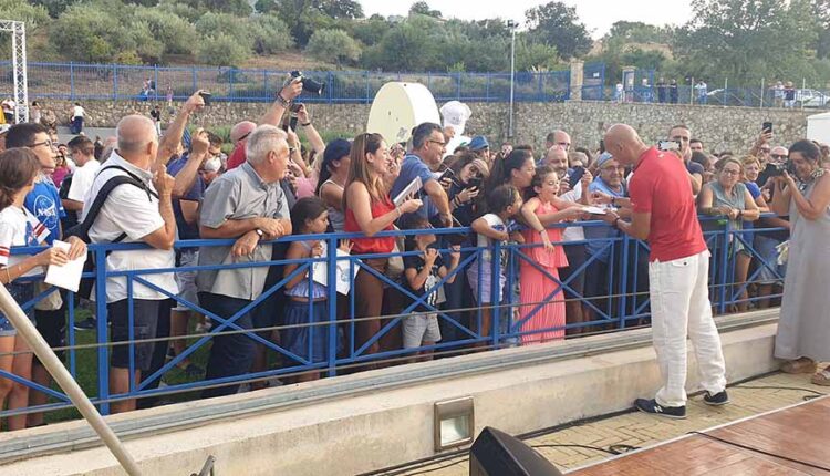 Luca Parmitano incontra il pubblico