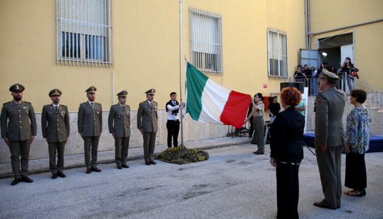 apertura anno scolastico duca abruzzi catania alzabandiera esercito (3)