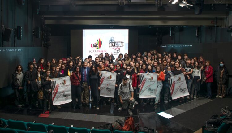 foto di gruppo alle Ciminiere