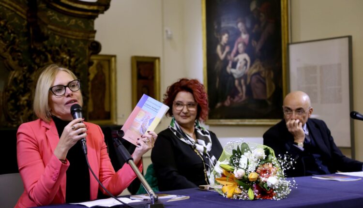 Presentato “Io penso positivo Diario di Bordo di una Pandemia” presso la Pinacoteca del Museo Diocesano a Catania (4)