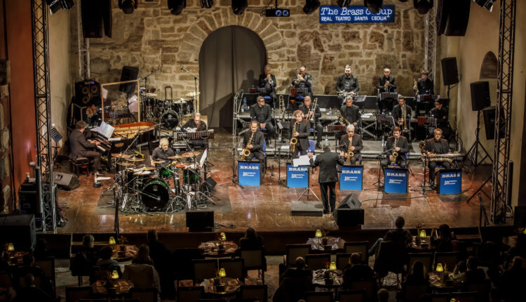 foto Orchestra Jazz Siciliana al Real Teatro Santa Cecilia sede del The Brass Group con David Weckel