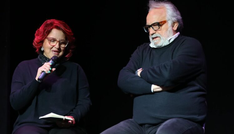 presentazione del libro “Io penso positivo – Diario di Bordo di una Pandemia” al gatto blu con gino astorina (4)