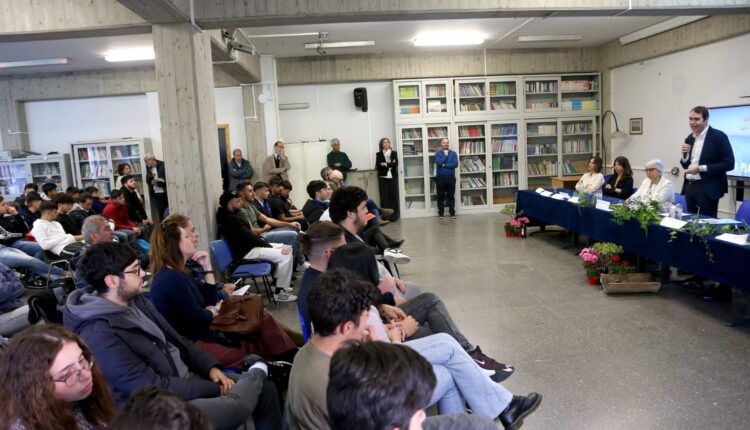 L’istituto di istruzione superiore “E.Fermi-F.Eredia”di Catania giornata mondiale dell’acqua (3)