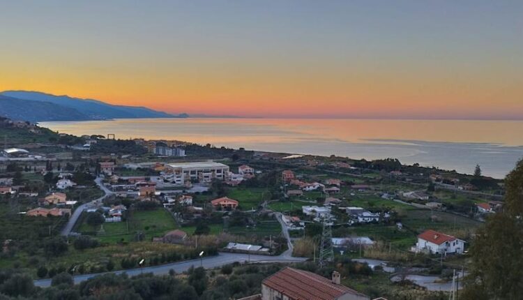 Tramonto terrazza del Museo delle Ceramiche S. Stefano di Camastra