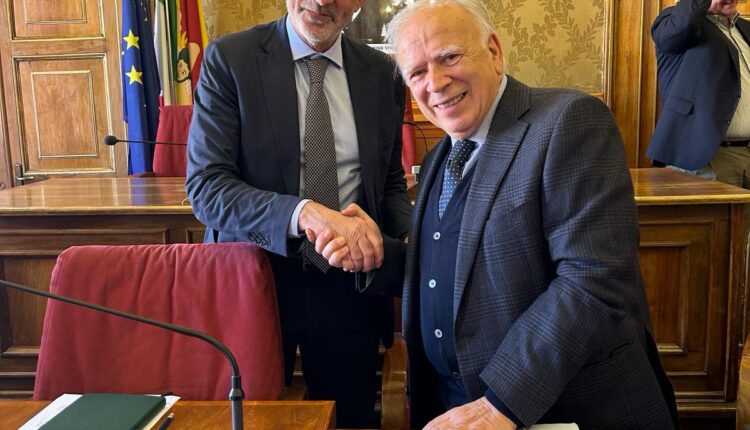 Il sindaco Peppe Cassì – il presidente di Co-Governance