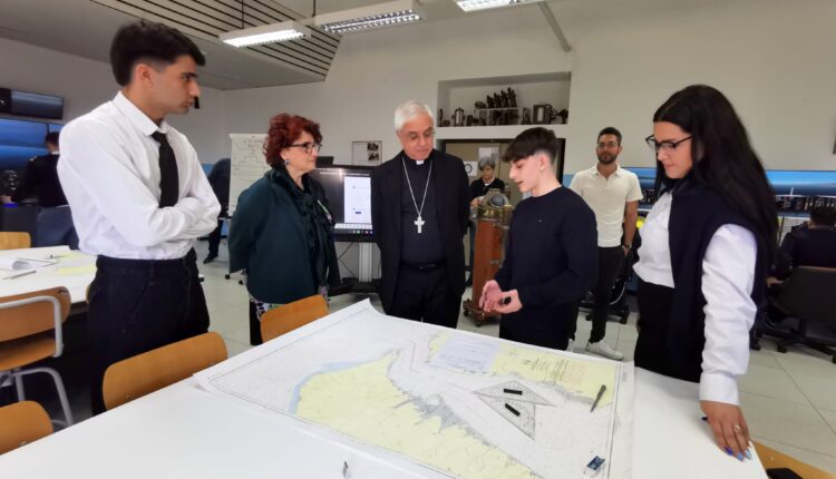 Visita dell’Arcivescovo S.E. Monsignor Luigi Renna all’Istituto Duca degli Abruzzi di Catania (2)
