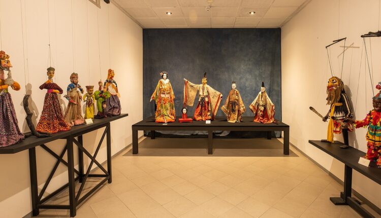 Museo_internazionale_delle_marionette_Antonio_Pasqualino,_Sala_delle_figure_orientali – Monica Campo